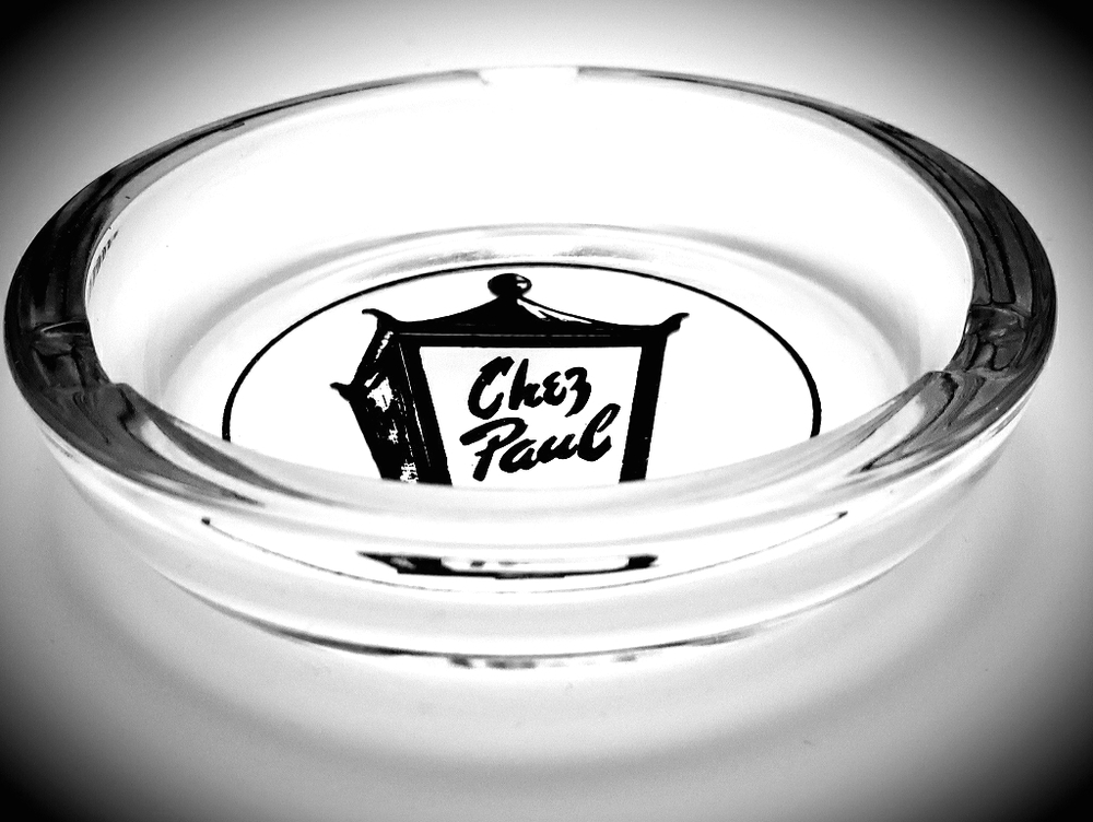 VINTAGE "CHEZ PAUL" ASHTRAY🍸 - Picture 2 of 2